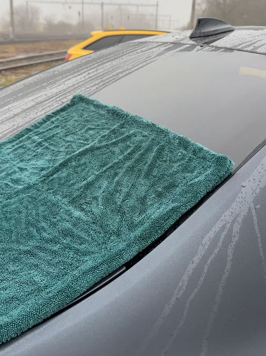 BERCE Dry3  XL – Kompaktes Premium-Trockentuch Grün für streifenfreie Fahrzeugpflege, 1400gsm - Berce